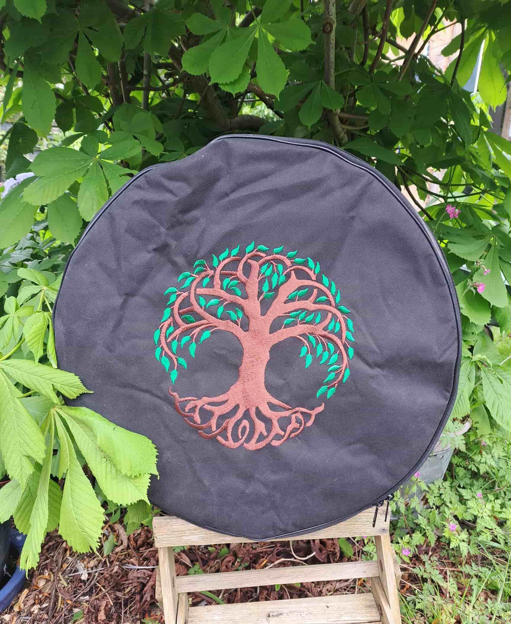 Tas voor je sjamanendrum Borduurwerk | Sjamaan.nl | voorkant levensboom